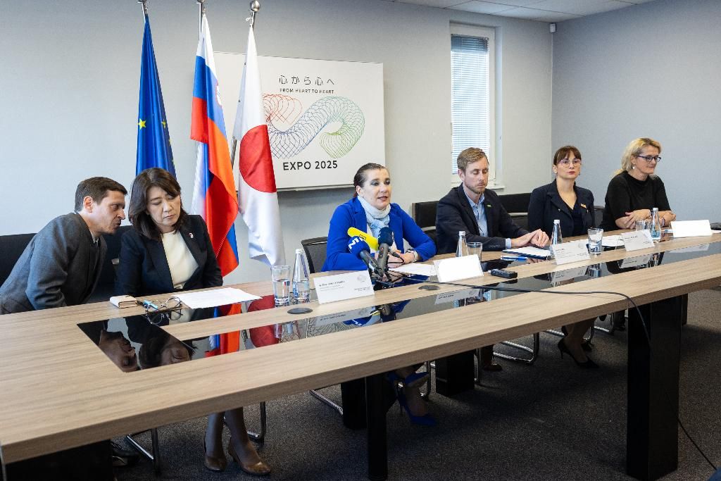 Tiskovna konferenca predstavitev koncepta paviljona
