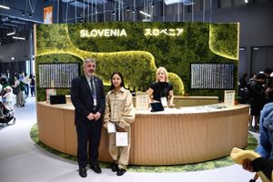 Sara Takanashi na slovenskem paviljonu